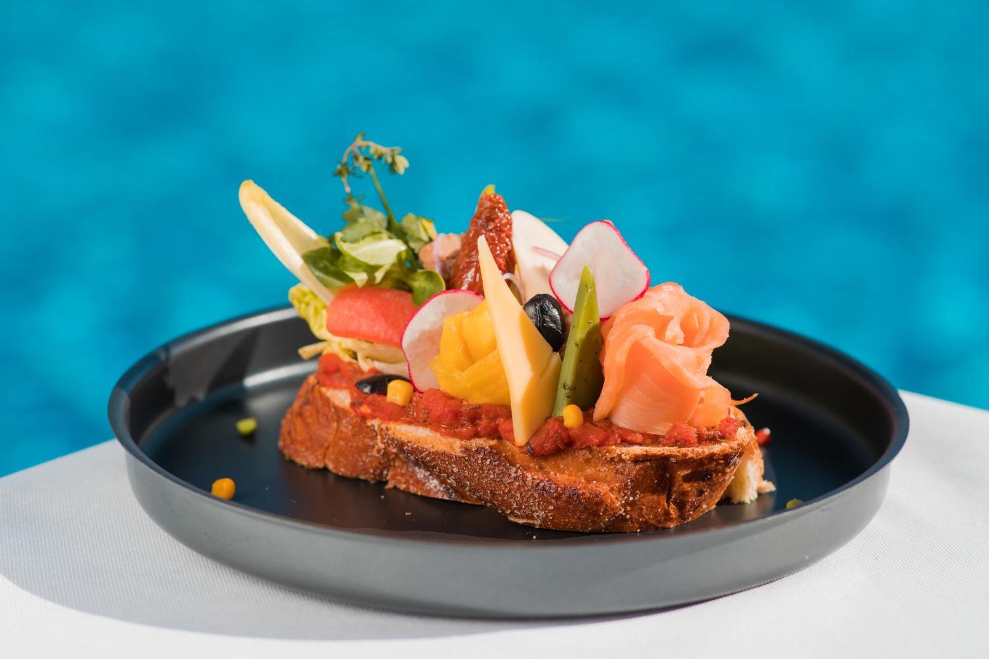 Mogador Aqua Fun & Spa Marrakesh Extérieur photo A salad with smoked salmon
