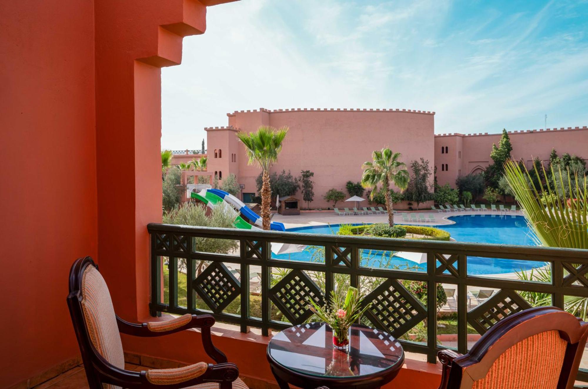 Hotel Mogador Aqua Fun & Spa à Marrakesh Extérieur photo A view of the pool at the hotel